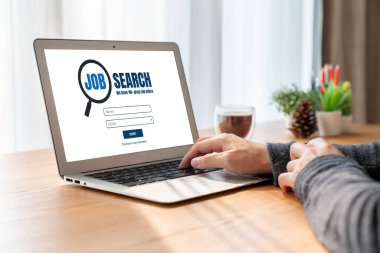 Çalışanların işe alım İnternet ağındaki iş fırsatlarını araması için mod web sitesinde online iş araması