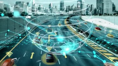 Yeni şehir yolunda gelecek araba trafiği için akıllı ulaşım teknolojisi kavramı. Sanal akıllı sistem, şehir sokaklarındaki araç verilerini birbirine bağlamak için dijital bilgi analizi yapıyor .