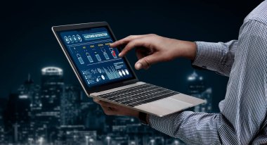 Pazarlama stratejisi planlaması için modem yazılım bilgisayarında müşteri memnuniyeti ve değerlendirme analizi