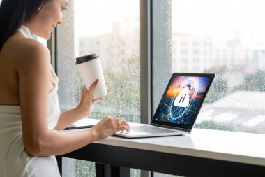 Mod uzak çalışma ve kişisel veri depolama için bulut hesaplama yazılımı