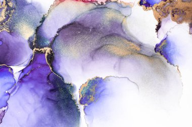 Kağıt üzerindeki mermer sıvı mürekkep resminin mor altın soyut arka planı. Yüksek kaliteli kağıt dokusu üzerine orijinal suluboya alkol mürekkebi resmi .