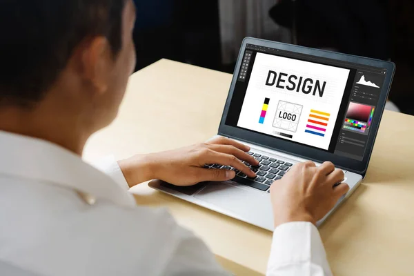 用于现代网页设计的平面设计软件和显示在电脑屏幕上的商业广告 — 图库照片