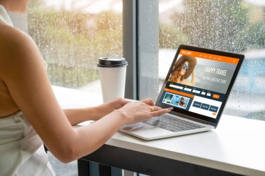 Model arama ve seyahat planlama için internet sitesi uçuş, otel ve tur rezervasyonları için anlaşma ve paket sunuyor