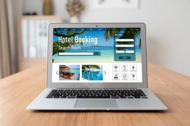 Çevrimiçi otel konaklama rezervasyon sitesi mod rezervasyon sistemi sağlar. Seyahat teknolojisi kavramı .