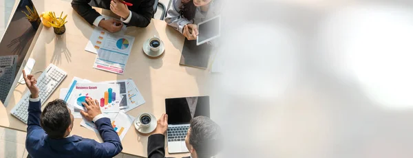 Reunião Grupo Pessoas Negócios Filmada Partir Vista Ampla Superior Escritório — Fotografia de Stock