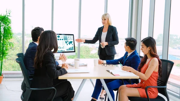 Analyse Tableau Bord Des Données Entreprise Par Logiciel Informatique Ingénieux — Photo