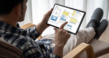 Model mobil uygulama ve web sitesi için UX UI tasarım süreci. Profesyonel uygulama geliştiricisi için kablo grafiğinin yaratıcı prototipi .