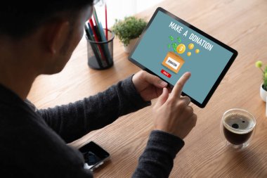 Çevrimiçi bağışta bulunma platformu insanlara internet üzerinden transfer etmeleri için modem para gönderme sistemi sunuyor