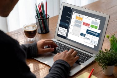 İnternet sitesindeki modish regrition için çevrimiçi aplikasyon rezervasyon takvimi