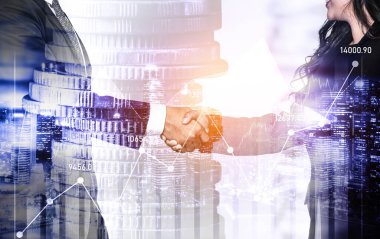 Ekonomik refah ve para teknolojisinin varlık geçmişi üzerine iş tokalaşması. Değerli borsaya yatırım yaparak ekonomik ve finansal büyüme ile refah kar birimi ticareti elde edilir