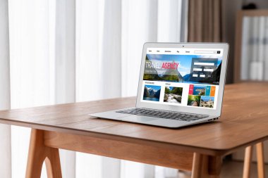 Model arama ve seyahat planlama için internet sitesi uçuş, otel ve tur rezervasyonları için anlaşma ve paket sunuyor