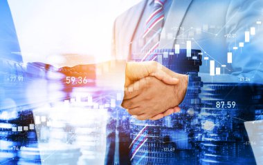 Ekonomik refah ve para teknolojisinin varlık geçmişi üzerine iş tokalaşması. Değerli borsaya yatırım yaparak ekonomik ve finansal büyüme ile refah kar birimi ticareti elde edilir