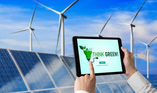 绿色商业转型促进环境节约和环境 社会和公司治理的商业概念 商界人士使用平板电脑设定企业环保管理和替代清洁能源使用的目标 — 图库照片