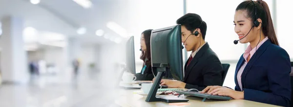 Business People Wearing Headset Working Office Widen View Support Remote — Stock Photo, Image