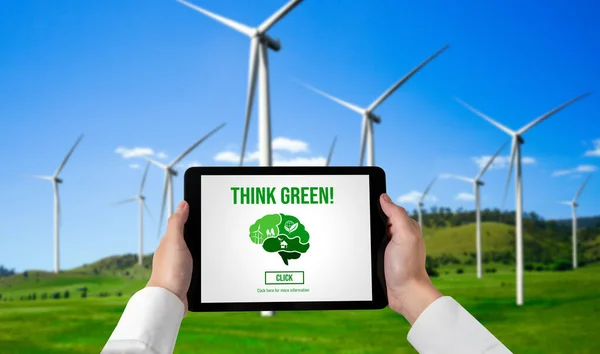 绿色商业转型促进环境节约和环境 社会和公司治理的商业概念 商界人士使用平板电脑设定企业环保管理和替代清洁能源使用的目标 — 图库照片