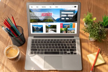 Model arama ve seyahat planlama için internet sitesi uçuş, otel ve tur rezervasyonları için anlaşma ve paket sunuyor