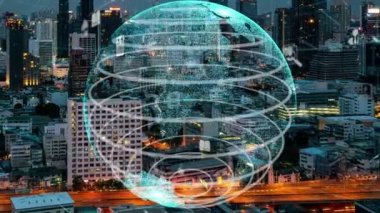Akıllı şehirde küresel bağlantı ve internet ağı değişikliği. Gelecekteki kablosuz dijital bağlantı ve sosyal medya ağı kavramı .