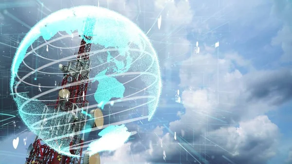 Wieża Telekomunikacyjna Grafiką Globalnej Zmiany Biznesowej Commerce Przeciwko Błękitnemu Niebu — Zdjęcie stockowe