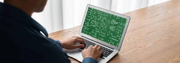 Matematické Rovnice Modish Vzorec Obrazovce Počítače Zobrazující Koncepci Vědy Vzdělávání — Stock fotografie