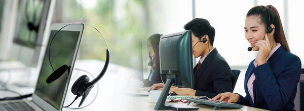 Pessoas Negócios Usando Headset Trabalhando Escritório Visão Ampla Para Apoiar — Fotografia de Stock
