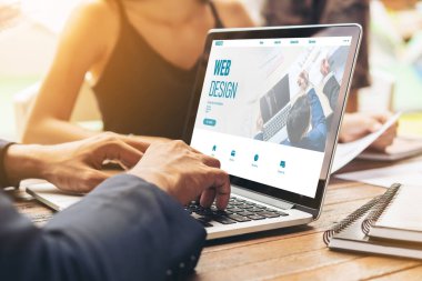 Web sitesi tasarım yazılımı çevrimiçi perakende ticaret ve e-ticaret için model şablonu sağlar