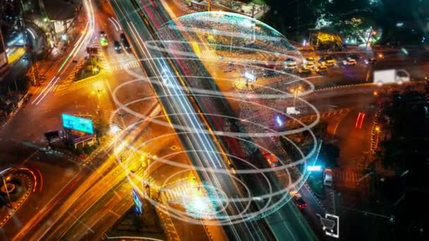 将来の道路交通制御のためのスマート輸送技術変更コンセプト 仮想インテリジェントシステムは 運転者のための街中の車両のデータを接続するための情報分析を駆動します — ストック動画