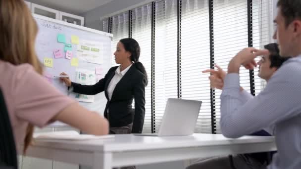 Competent Office Workers Various Nationalities Debating Discussing Brainstorming Meeting Room — 图库视频影像