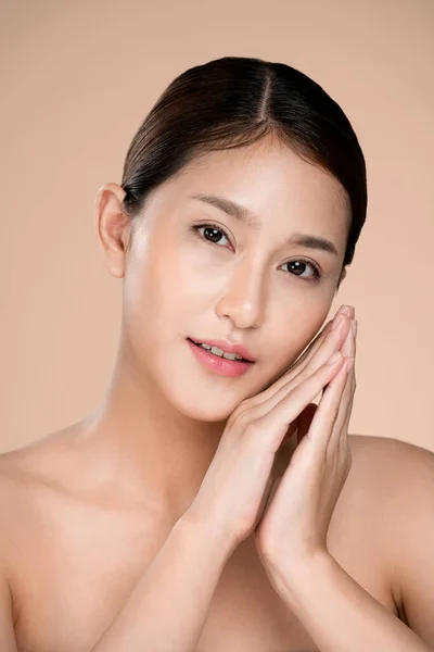 Closeup Ardent Young Woman Healthy Clear Skin Soft Makeup Looking — 图库照片