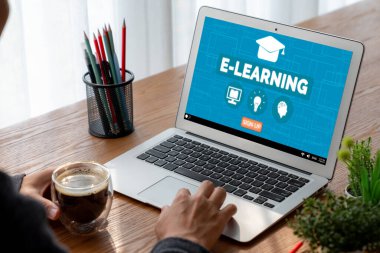 Öğrencilerin internet ağında çalışabilmeleri için mod yazılımlı e-öğrenme web sitesi