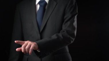 İşadamı, ticari kar artışının gelecekteki hedefe arttığını gösteren imalı bir tablo çizdi. Şirket işlerinin yükselmesi için mükemmel bir mali durum. Finans ve para teknolojisi .