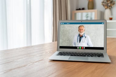 Hasta ile sanal görüşme için mod teletıp yazılım uygulaması tarafından çevrimiçi doktor görüntüsü çağrısı
