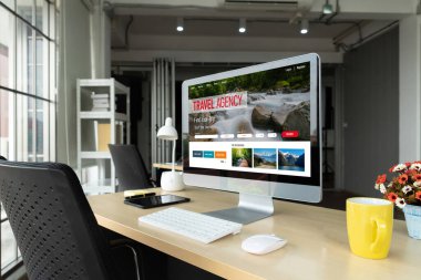 Model arama ve seyahat planlama için internet sitesi uçuş, otel ve tur rezervasyonları için anlaşma ve paket sunuyor
