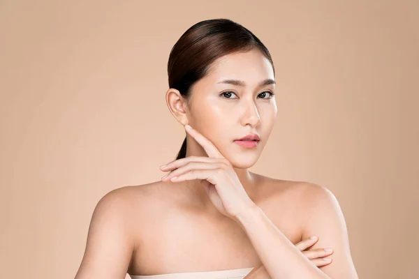 Portrait Ardent Young Woman Healthy Clear Skin Soft Makeup Looking — Stok fotoğraf