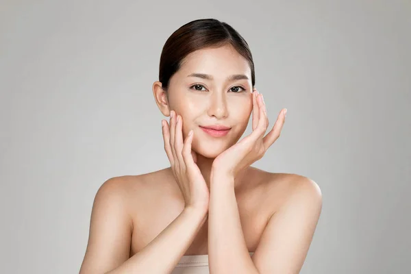 Portrait Ardent Young Woman Healthy Clear Skin Soft Makeup Looking — Foto de Stock