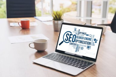 Model e-ticaret için SEO arama motoru optimizasyonu ve bilgisayar ekranında gösterilen çevrimiçi perakende işi