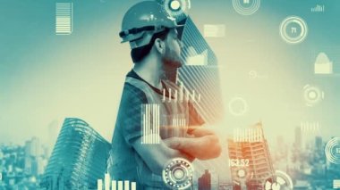 Gelecekteki bina inşaatı ve HUD hologram grafik tasarımı ile yaratıcı mühendislik projesi konsepti. İnşaat mühendisi, mimar ya da inşaat işçisi modern sivil teknoloji ile çalışıyor..