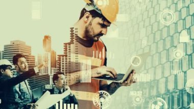 Gelecekteki bina inşaatı ve HUD hologram grafik tasarımı ile yaratıcı mühendislik projesi konsepti. İnşaat mühendisi, mimar ya da inşaat işçisi modern sivil teknoloji ile çalışıyor..