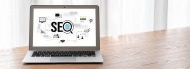 Model e-ticaret için SEO arama motoru optimizasyonu ve bilgisayar ekranında gösterilen çevrimiçi perakende işi