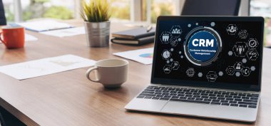 CRM işletme ve işletme için modern bilgisayarda müşteri ilişkileri yönetim sistemi