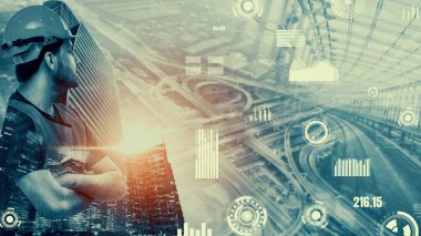 Gelecekteki bina inşaatı ve HUD hologram grafik tasarımı ile yaratıcı mühendislik projesi konsepti. İnşaat mühendisi, mimar ya da inşaat işçisi modern sivil teknoloji ile çalışıyor..