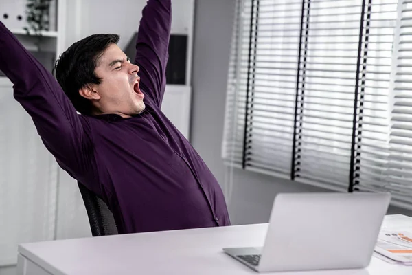 Exhausted Asian Office Worker Who Once Competent Now Confused Overtime —  Fotos de Stock
