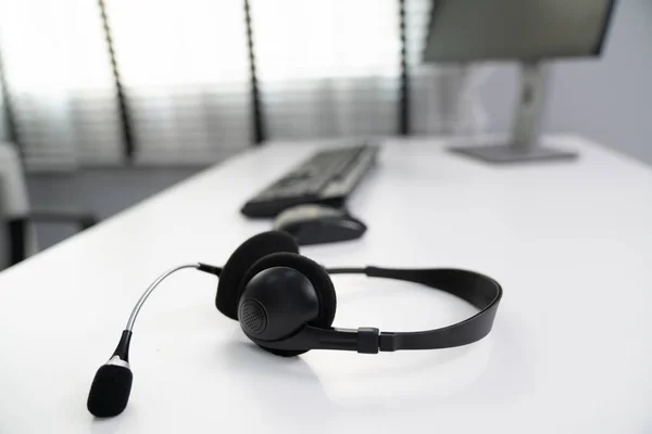 Close Image Headphones Competent Online Working Customer Service Operator Equipments — Stockfoto