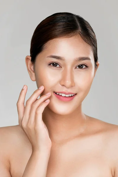 Closeup Ardent Young Woman Healthy Clear Skin Soft Makeup Looking — Stok Foto