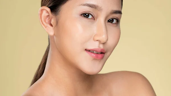 Closeup Ardent Young Woman Healthy Clear Skin Soft Makeup Looking — Stock Fotó