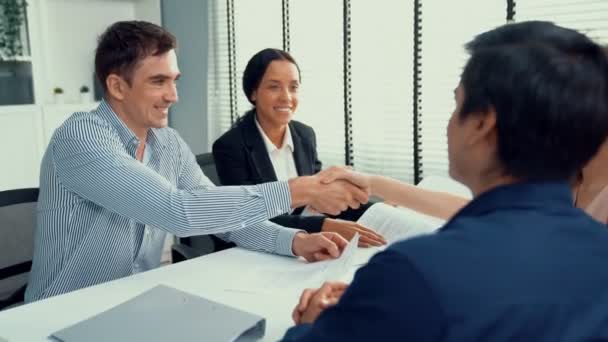 Commercial Contract Signed Competent People Various Ethnicities Shake Hands Trade — Vídeo de stock