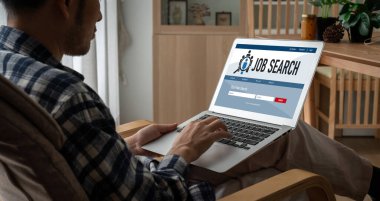 Çalışanların işe alım İnternet ağındaki iş fırsatlarını araması için mod web sitesinde online iş araması