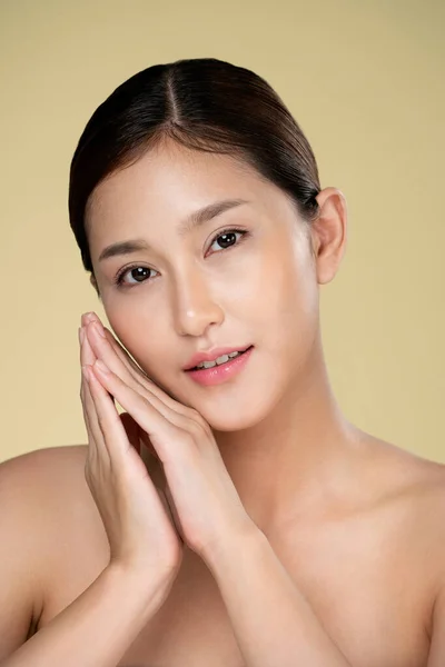 Closeup Ardent Young Woman Healthy Clear Skin Soft Makeup Looking — Stok Foto