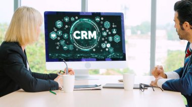 CRM işletme ve işletme için modern bilgisayarda müşteri ilişkileri yönetim sistemi
