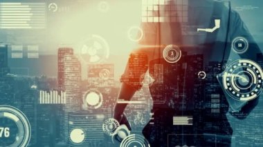 Gelecekteki bina inşaatı ve HUD hologram grafik tasarımı ile yaratıcı mühendislik projesi konsepti. İnşaat mühendisi, mimar ya da inşaat işçisi modern sivil teknoloji ile çalışıyor..