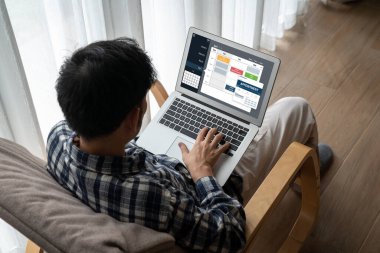 İnternet sitesindeki modish regrition için çevrimiçi aplikasyon rezervasyon takvimi